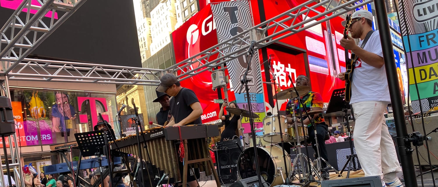 Richie Goods and Chien Chien Lu performing live in Times Square as part of the Jazz in Times Square 2023 season